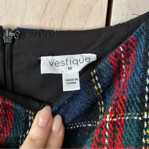 Perfect in plaid vestique dress! Size medium - Picture 4 of 5